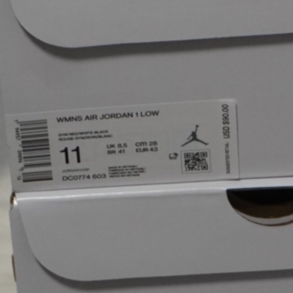 Jordan 1 Low “Chicago Flip” - Picture 6 of 8